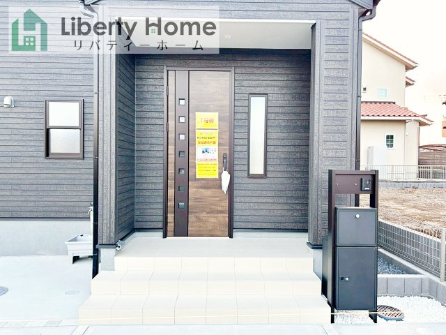 ひたちなか市足崎19期　新築戸建　1号棟のエントランス