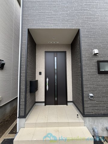 秦野市栄町第1　新築戸建　全6棟2号棟の玄関