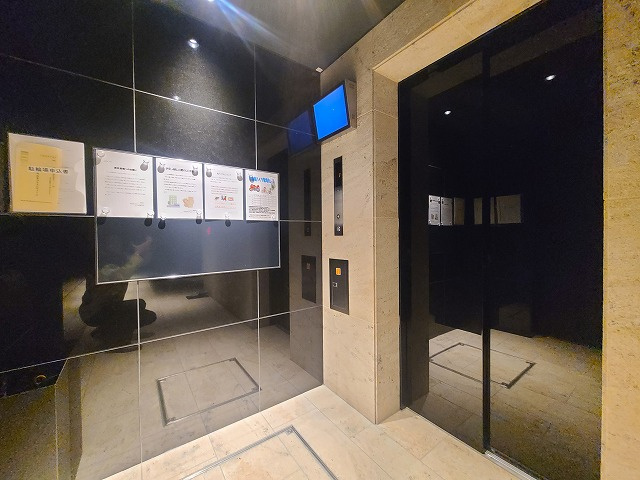 ＡＺＥＳＴ川口のエントランス|エレベーターを１基・完備しています。★