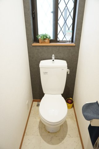 中古戸建　大東市三箇2丁目（平成30年築）のトイレ