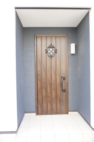 中古戸建　大東市三箇2丁目（平成30年築）の玄関