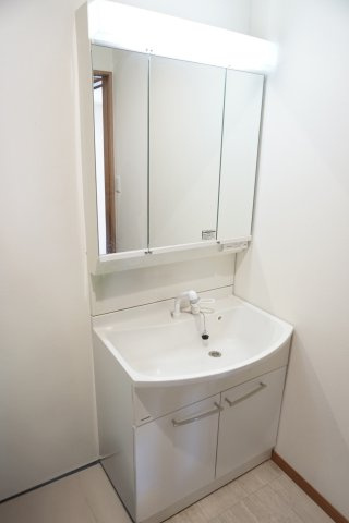 中古戸建　大東市三箇2丁目（平成30年築）の独立洗面台