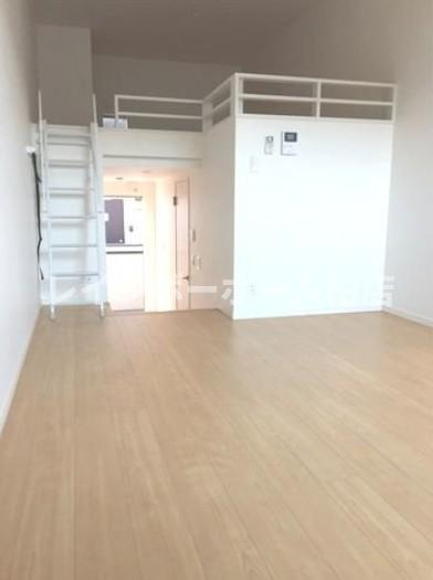 特典：仲介手数料が無料です!!の居間・リビング|リビングです