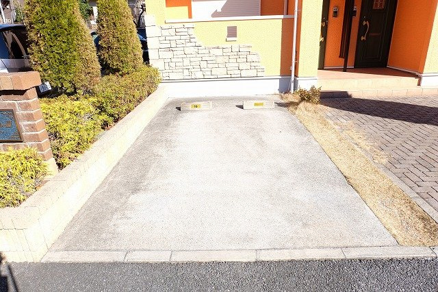 ベル・ル・ジャルダンⅡの駐車場