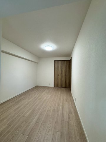 さんくれーる茨木C棟の洋室|全居室収納付きです！