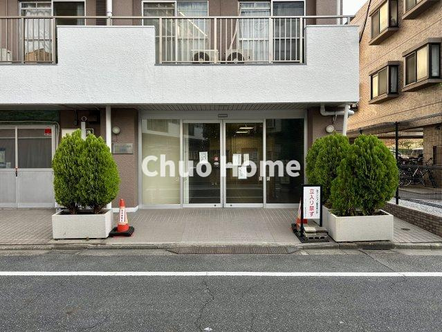 タウンハイツ亀有2号棟のエントランス|【エントランス】マンションのエントランスは、その物件の印象を決める、顔とも言える場所です。毎日通る場所ですからきれいなのが一番です。