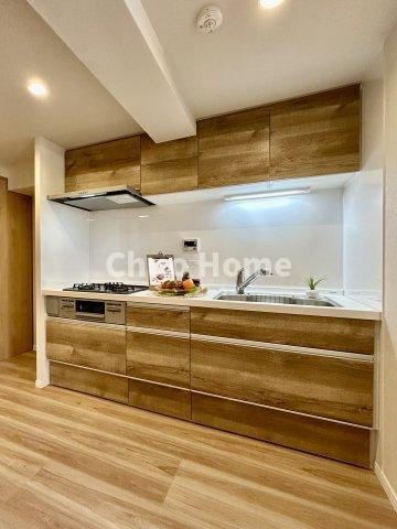 タウンハイツ亀有2号棟の防犯設備|【防犯カメラ】何かあった時の大事な証拠になることももちろんなりますが、防犯というくらいですので大事なのは防犯カメラがあることによって抑止力につながることですよね。