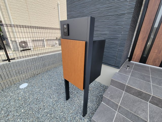 関戸4丁目1区画（377-51）・新築戸建の玄関