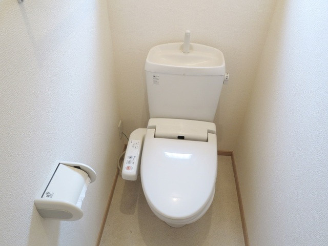 ハリソンズコートシミズのトイレ|温水洗浄便座付きのトイレです♪