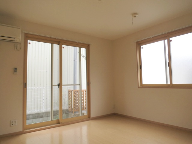 ハリソンズコートシミズの居間・リビング|リビングでゆったりくつろげます♪