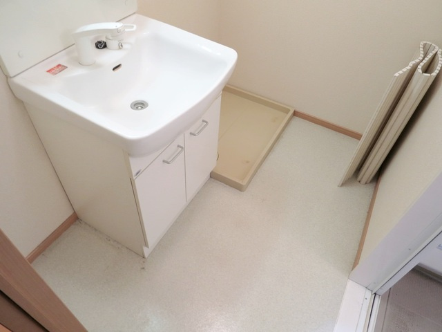 ハリソンズコートシミズの洗面所|脱衣スペースあります♪