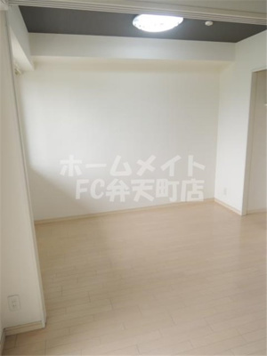 【居間・リビング】 | ラブニール西長堀パークフロント | 使いやすいリビングです