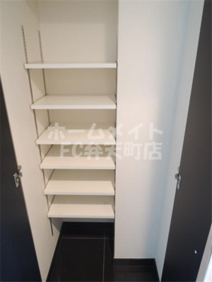 【玄関】 | ラブニール西長堀パークフロント | 玄関にはシューズボックスが付いています