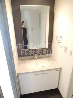 【洗面所】 | ラブニール西長堀パークフロント | 忙しい朝には欠かせない洗面所です