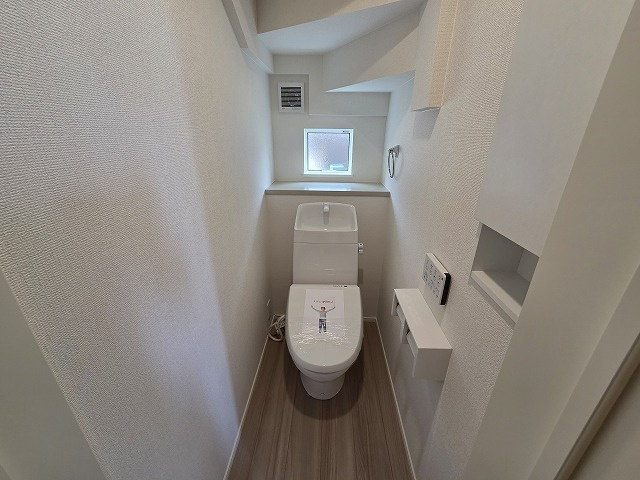 小牧市大字久保一色　新築戸建て　1号棟のトイレ|1階のトイレです