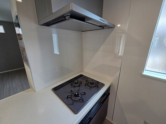 小牧市大字久保一色　新築戸建て　1号棟のキッチン|キッチンでお料理をお楽しみください
