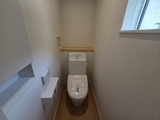 小牧市大字久保一色　新築戸建て　2号棟のトイレ|2階のトイレです
