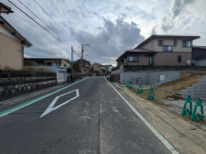 小牧市大字久保一色　新築戸建て　2号棟の前面道路含む現地写真|前面道路含む現地写真です