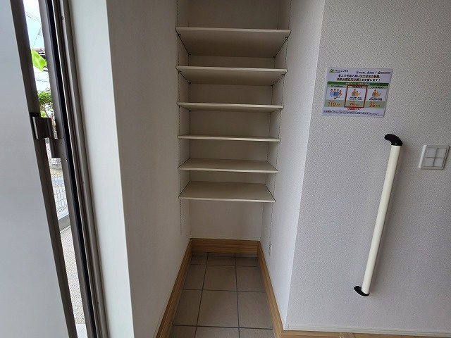小牧市大字久保一色　新築戸建て　2号棟の収納|ゆとりある土間収納です