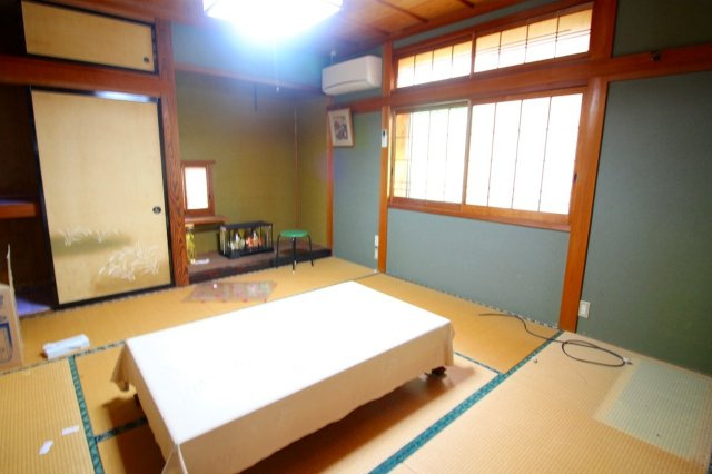 境港市竹内町中古戸建の和室|床の間がある和室になります。