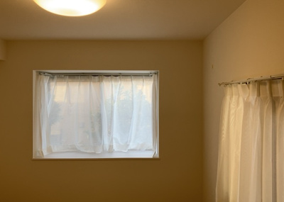 【洋室】 | パレス町田 | 洋室のメリットは重い家具が置きやすく、身の回りが整理しやすいことです。 床がフローリングのため畳とは異なり凹みにくいです。 クローゼットなど収納が豊富で、普段使わない旅行カバンや服の整頓も簡単にです。