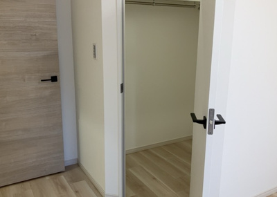【収納】 | パレス町田 | デザイン性を重視しすぎて収納が少なかった！なんてことにならないため、事前に現地で収納の数を確認しておくことをお勧めします。クローゼット以外にも床下収納や屋根裏収納、パントリーなどもチェックしましょう。