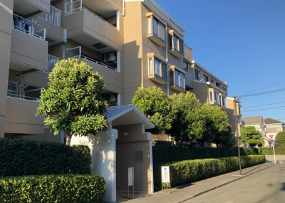 【構造・工法・仕様】 | パレス町田 | ＲＣ造、Reinforced Concreteは直訳すると補強されたコンクリートです。主に柱や梁・床・壁が鉄筋とコンクリートで構成おり、鉄筋を組んだ型枠にコンクリートを流し込んで固めたものを指します。