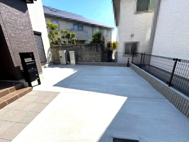 【駐車場】 | ライフフィールド岸城町　11号地 | カースペースは並列2台分あり(車種による)！整った敷地のため駐車もしやすそうです。