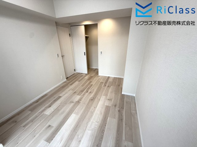 ワコーレレジクス兵庫の寝室|ウォークインクローゼット付きの寝室です