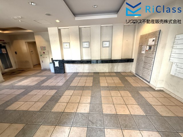 ワコーレレジクス兵庫のエントランス|ゆとりのあるエントランスです