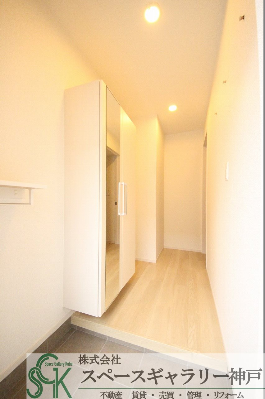モダンパレスの玄関|※お部屋により仕様が異なる場合があります※