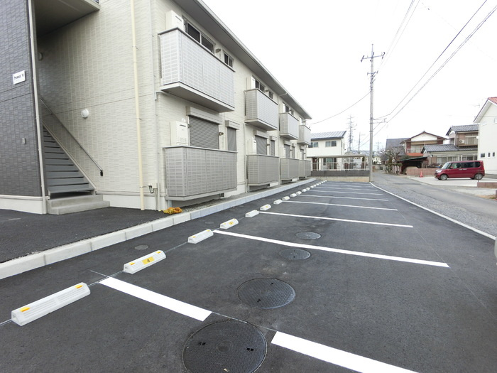 プレミストⅥの駐車場