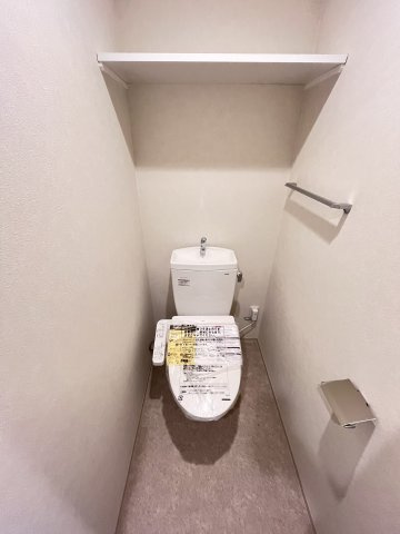 大阪市都島区内代町３丁目の賃貸マンションのトイレ