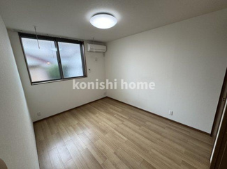 【居間・リビング】 | ヴァンヴェール | ※同建物、別部屋写真使用。