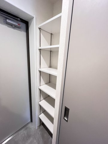 大阪市都島区内代町３丁目の賃貸マンションの玄関