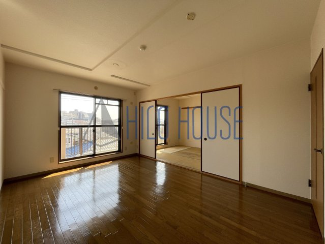 ミレニアム・リュウの居間・リビング