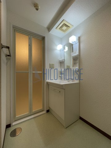 ミレニアム・リュウの洗面所