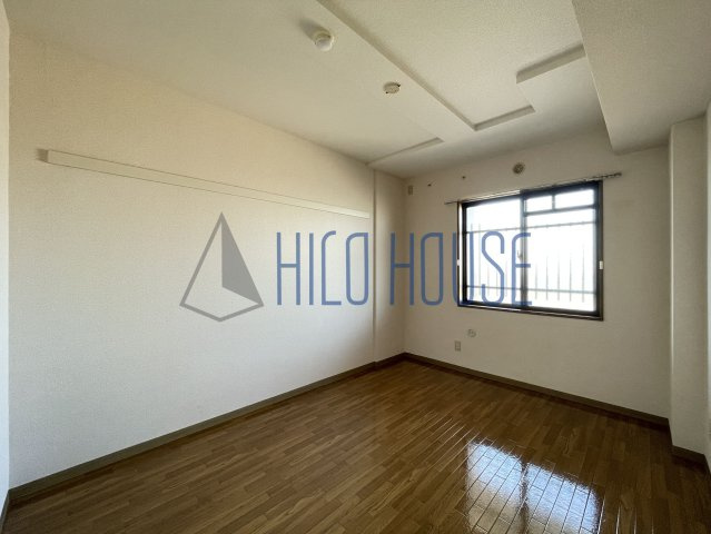 ミレニアム・リュウの玄関