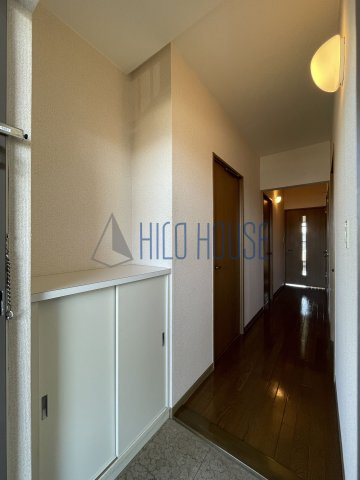 ミレニアム・リュウの玄関