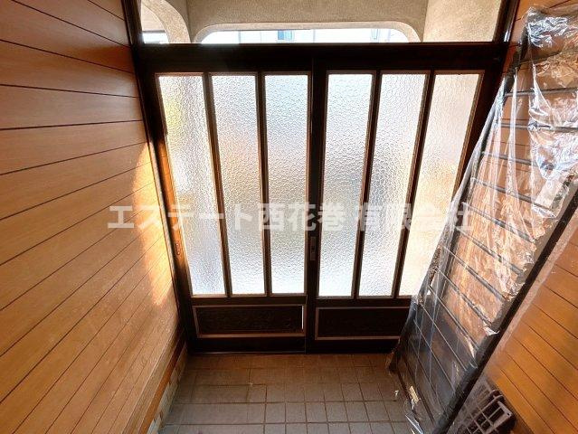 不動貸家のバルコニー