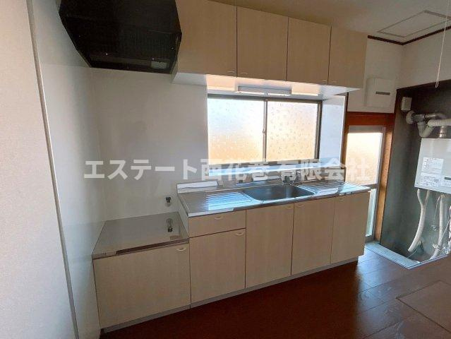 不動貸家のキッチン