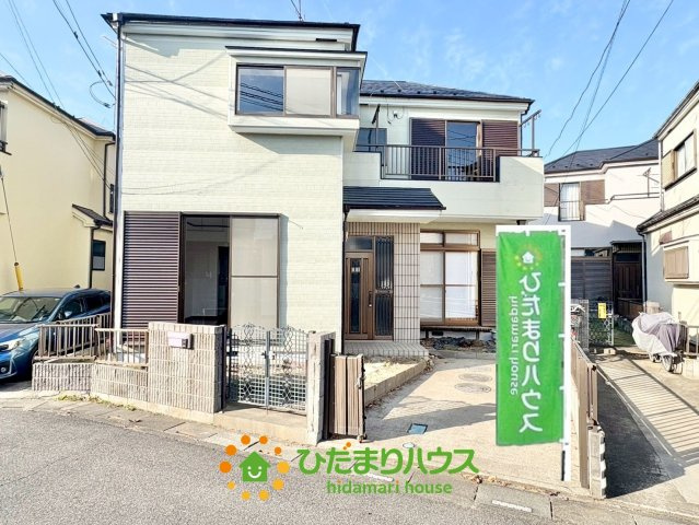 久喜市西大輪5丁目　中古一戸建ての外観|独特の色味がどこか味わい深く、時間を重ねた外観ならではの個性がしっかりと感じられます。見れば見るほど愛着が湧く、ちょっとレトロな雰囲気が魅力です。