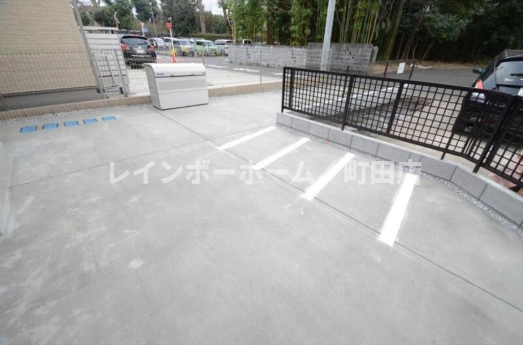 ル・クオン※初期費用分割あと払いサービス利用可能物件の駐車場