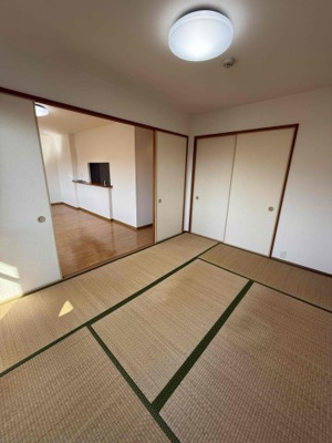 【和室】 | フォブール山方 | 畳の上でゆっくりとくつろげる和室です