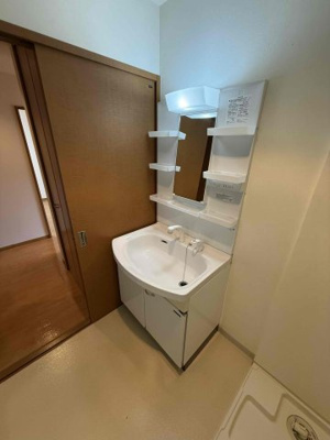 【洗面所】 | フォブール山方 | 忙しい朝には欠かせない洗面所です