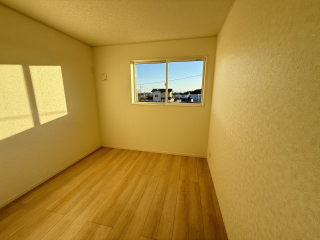 クレイドルガーデン前橋市大前田町第１　１号棟の洋室|２階洋室２です♪