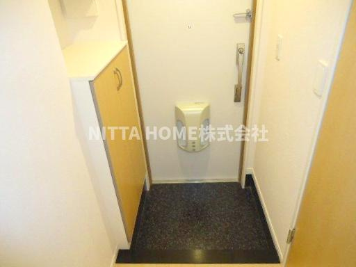 ソレアード田園の玄関|シューズボックスがついている玄関です◇