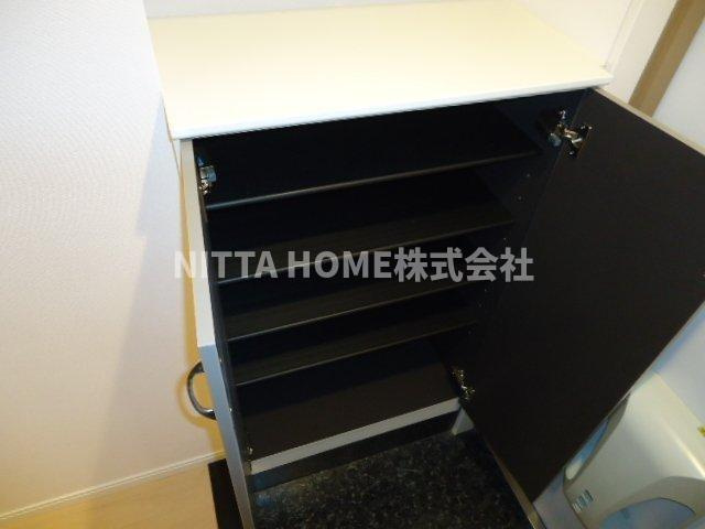 ソレアード田園の収納|玄関についているシューズボックスです★