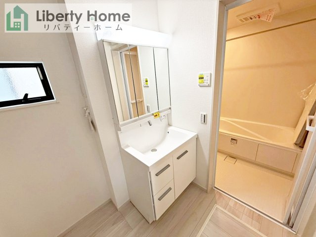 土浦市桜町2期　新築戸建　2号棟の独立洗面台