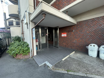 【エントランス】 | メゾン白鳥